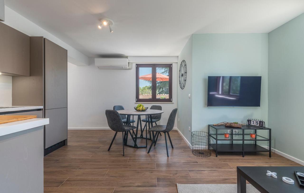 Just Renovated Stylish 2 Bedrooms Apartment Only A Few Steps From The Beach! Novigrad Istria Exteriér fotografie