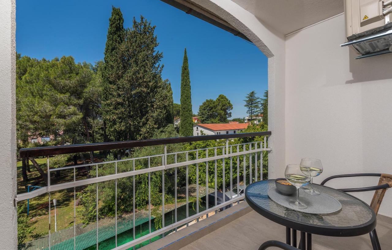 Just Renovated Stylish 2 Bedrooms Apartment Only A Few Steps From The Beach! Novigrad Istria Exteriér fotografie