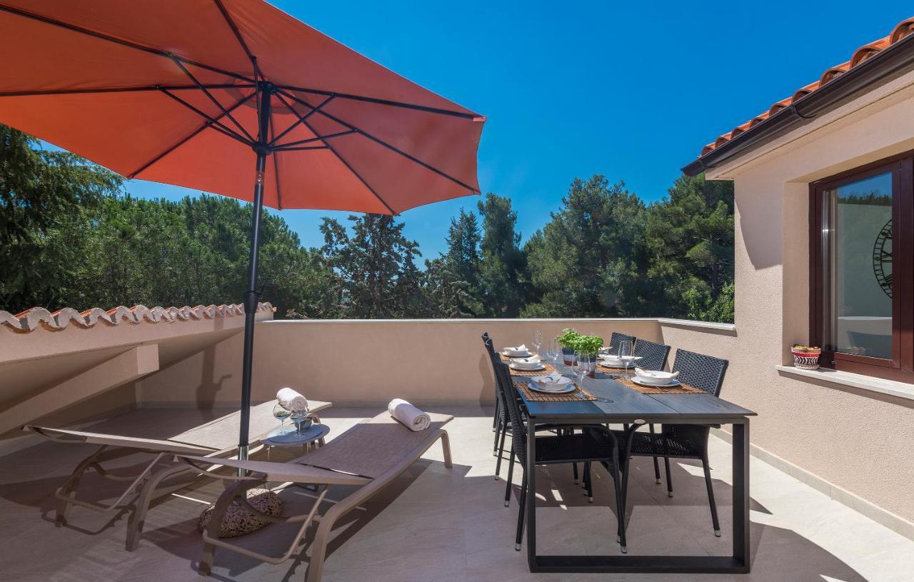 Just Renovated Stylish 2 Bedrooms Apartment Only A Few Steps From The Beach! Novigrad Istria Exteriér fotografie